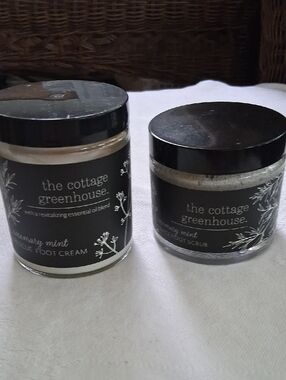 The Cottage Greenhouse Rosemary Mint Foot Cream & Scrub - Black